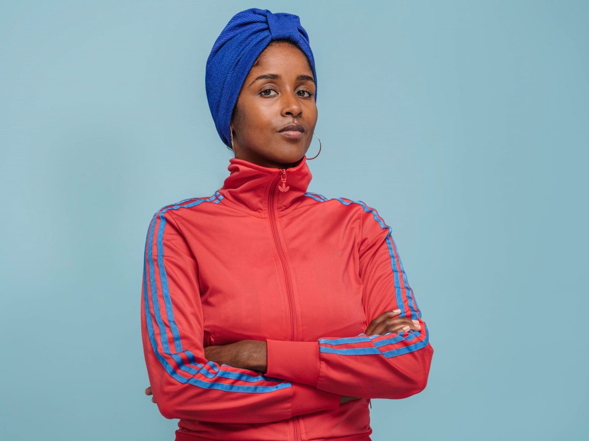 Hijab Talk | Remettre les pendules à l’heure avec Idil Kalif, sociologue et accompagnatrice hors milieu&nbsp;scolaire